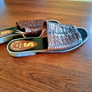 NWOT Sostanza Brown Woven Leather Sandals 9 1/2
